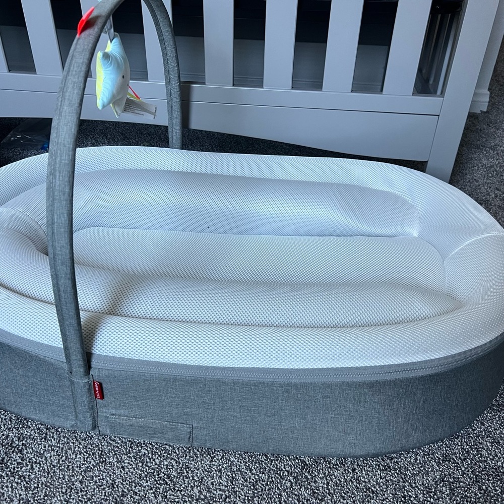 Skip-hop co sleeper